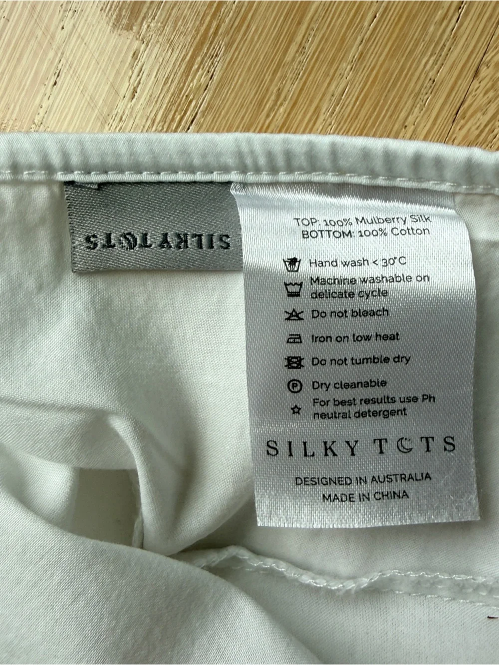 Silky Tots Silk Oval Bassinet Sheet for SNOO  - Blush
